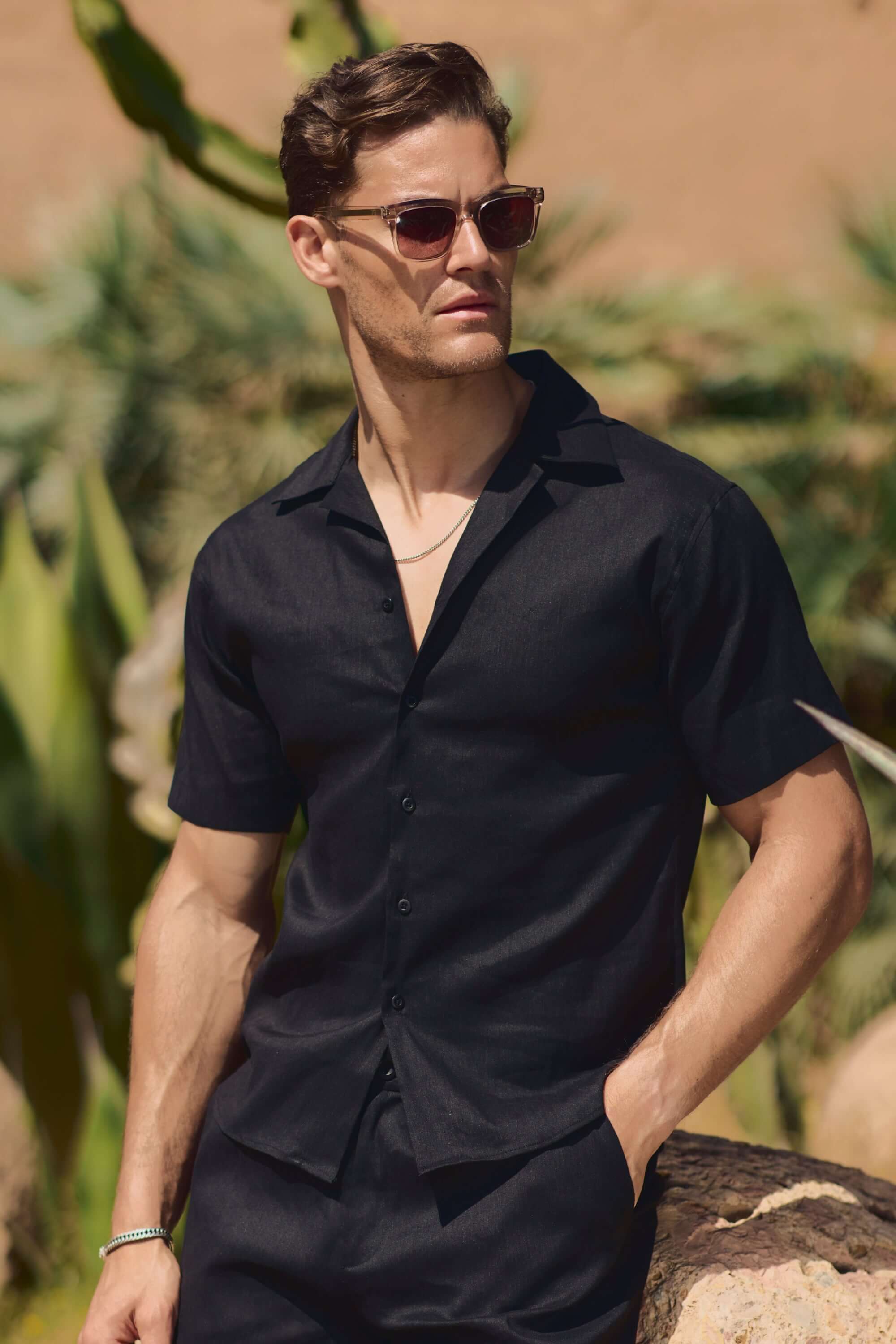 THE LINEN SHORT SLEEVE SHIRT