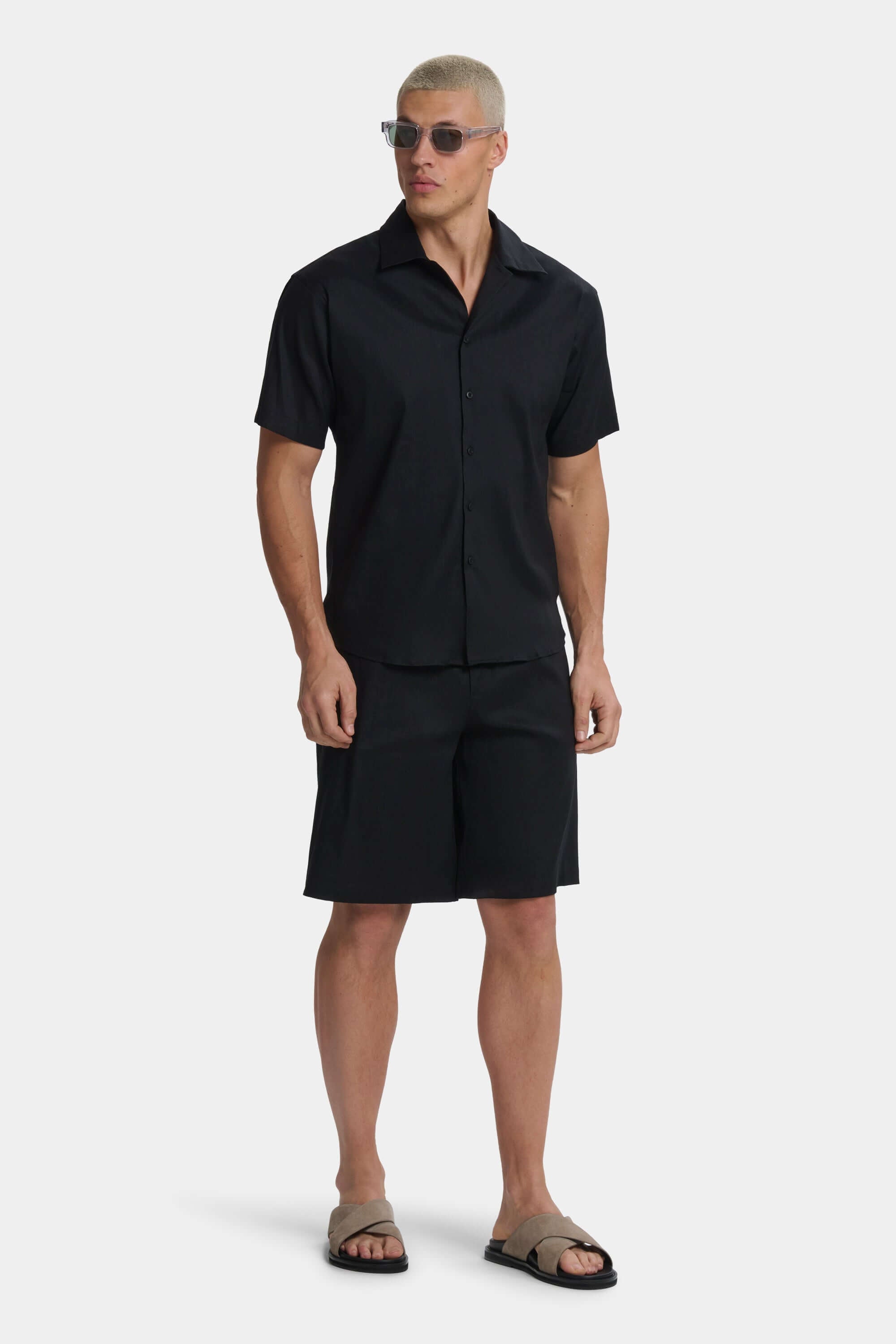 THE LINEN SHORTS