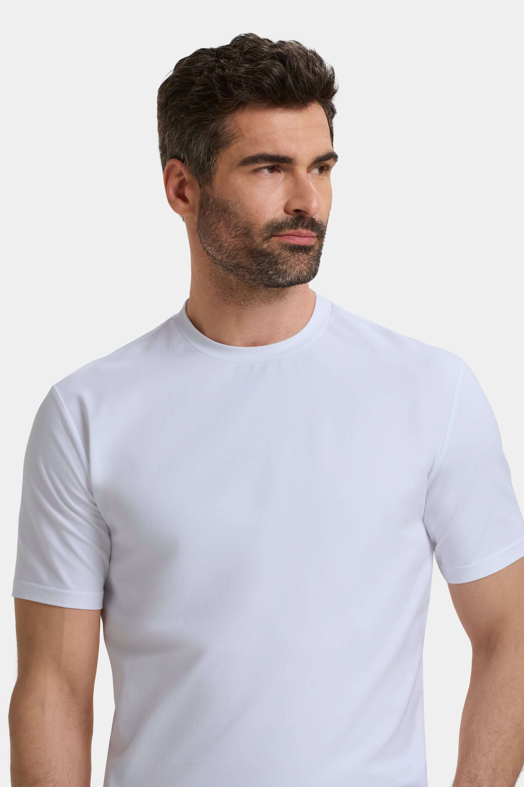 THE ESSENTIAL SLIM T-SHIRT