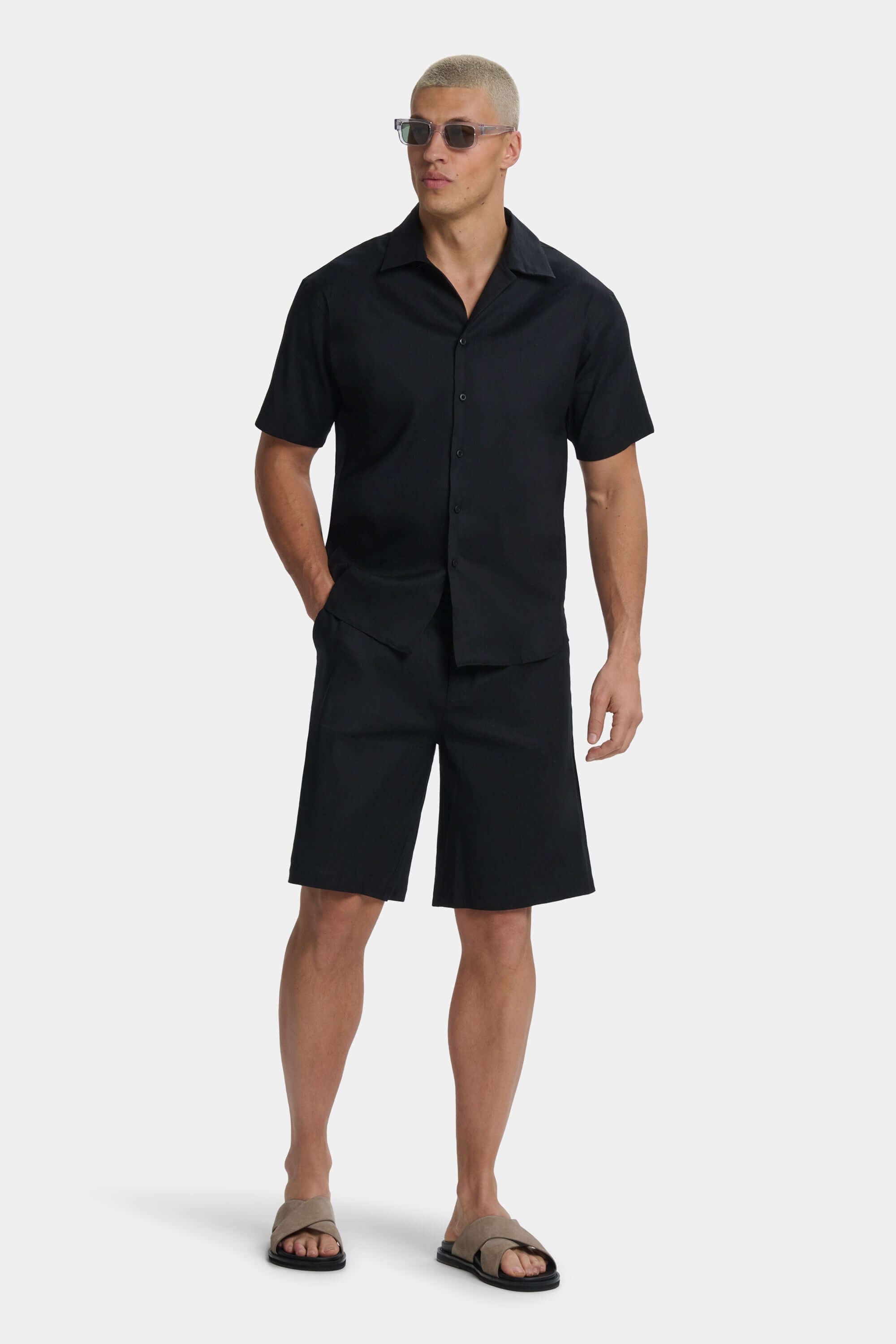 THE LINEN SHORT SLEEVE SHIRT