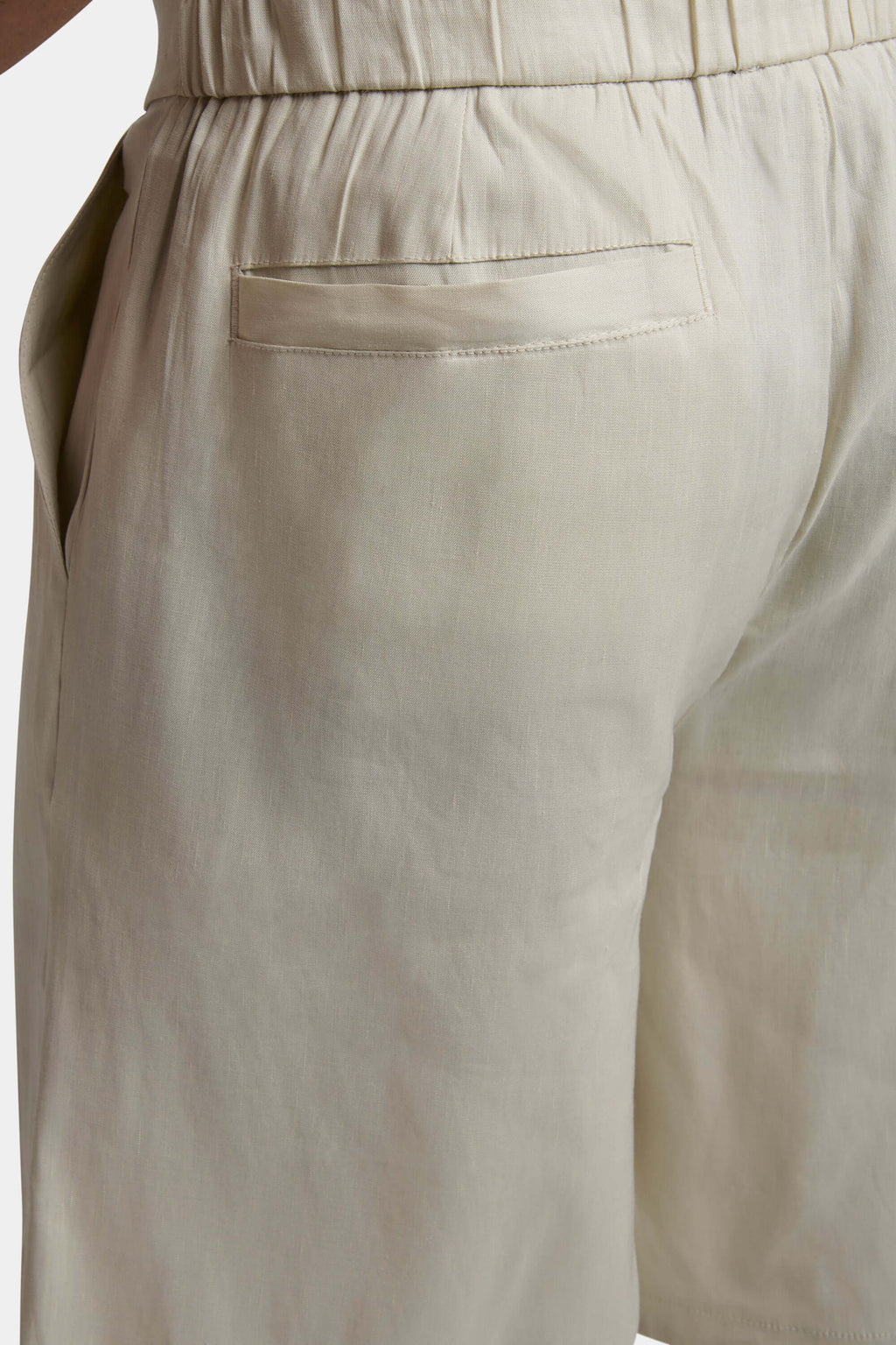THE LINEN SHORTS