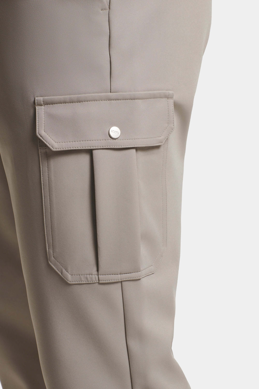THE TECH SLIM CARGO