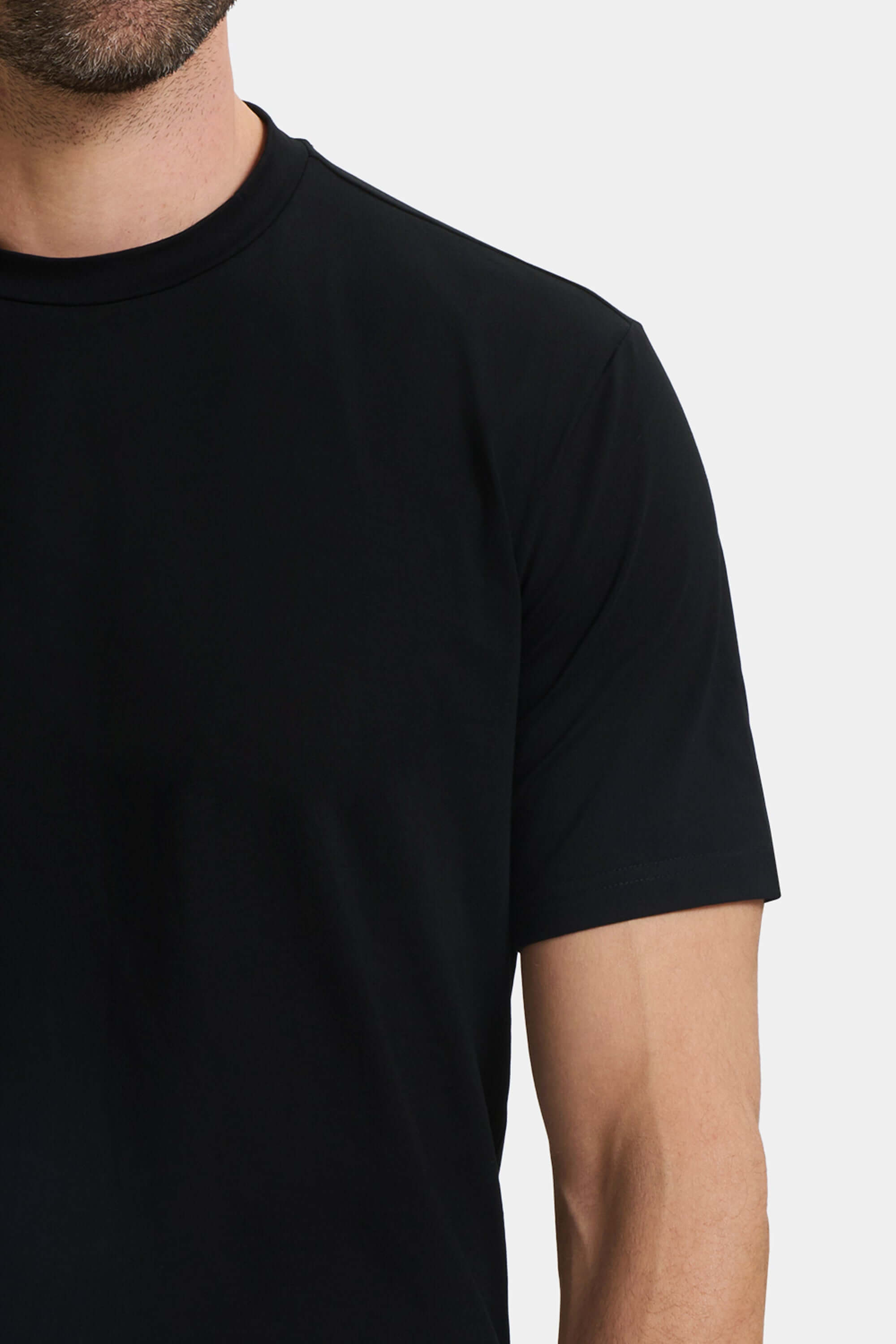 THE ESSENTIAL SLIM T-SHIRT