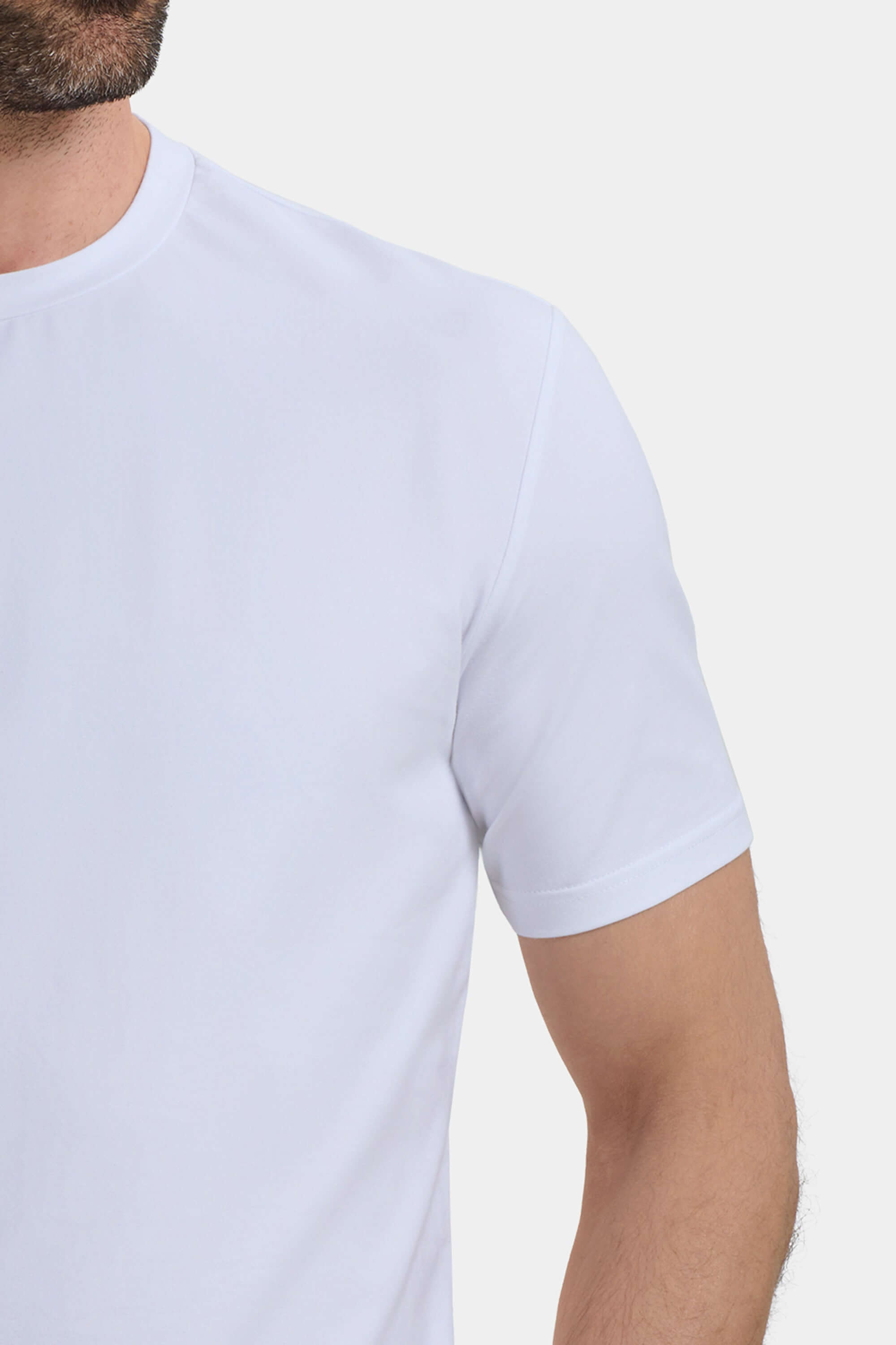 THE ESSENTIAL SLIM T-SHIRT