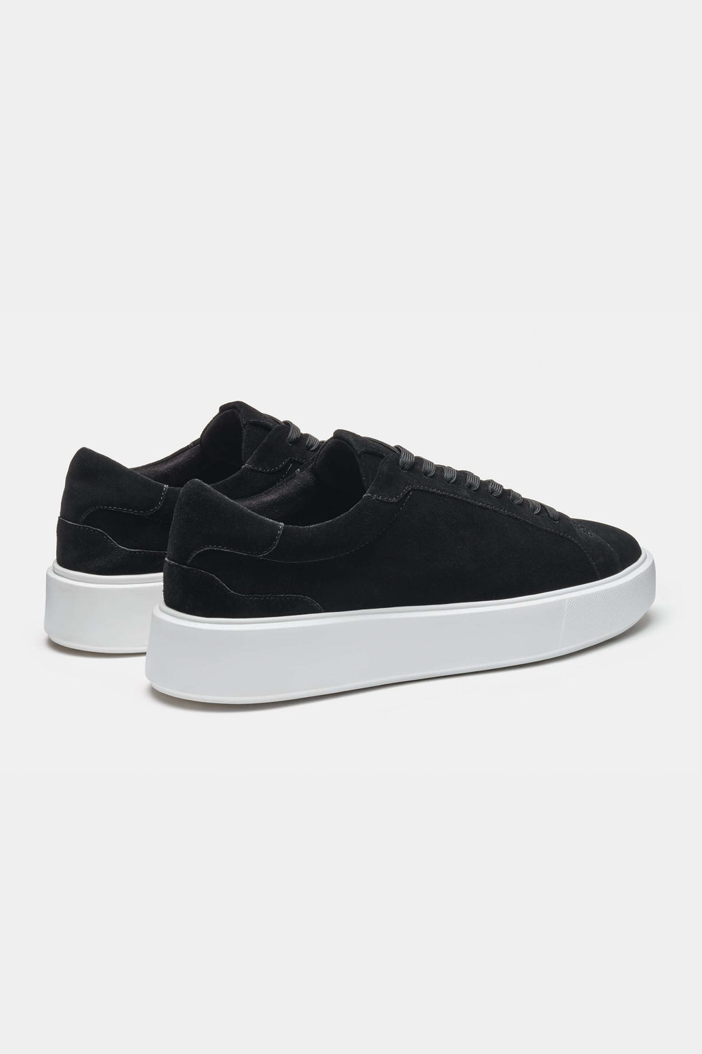 THE CLASSIC SUEDE TRAINER